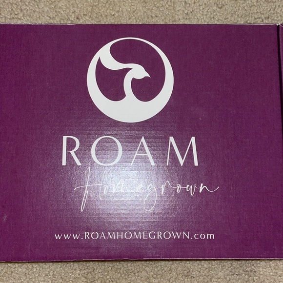 ROAM Homegrown boxed self care kit bundle- - Picture 2 of 3